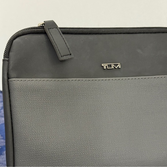TUMI Travel Size Toiletry Zipper Pouch - Picture 2 of 6